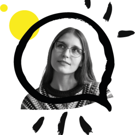 portret roksany łajkosz w czarnym dymku komiksowym, w tle żółte kółeczka.