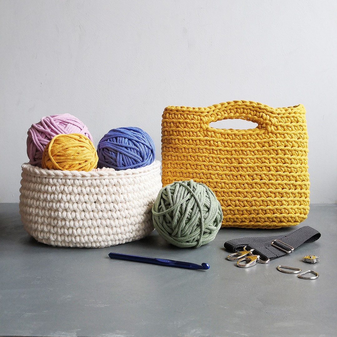 torba zrobiona na szydełku, włóczki