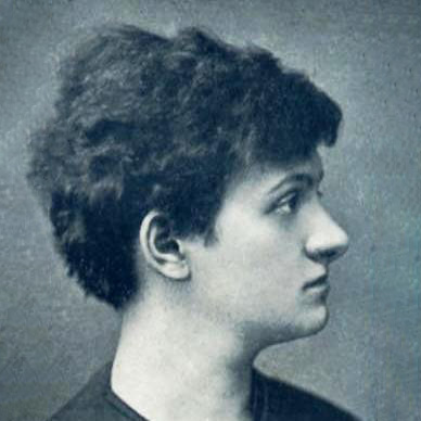 Dolorosa - profil autorki erotycznej z Podgórzyna, krótkie włosy