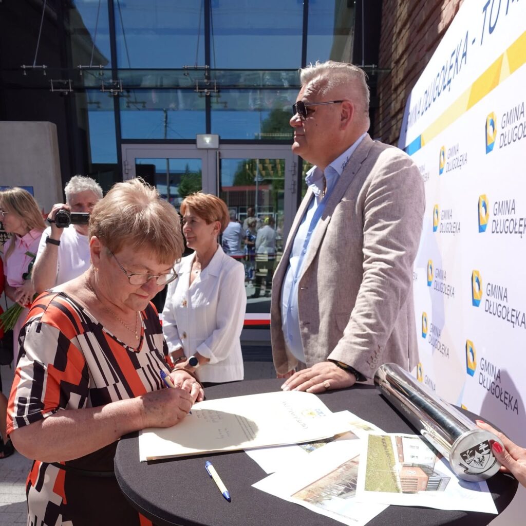 Otwarcie nowej biblioteki w Długołęce.