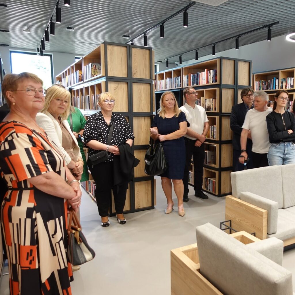Otwarcie nowej biblioteki w Długołęce.